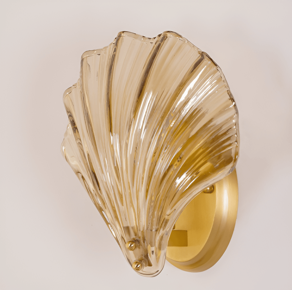 CoastalGleam – Applique in Vetro e Ottone con Minimalismo Ispirato alla Costa