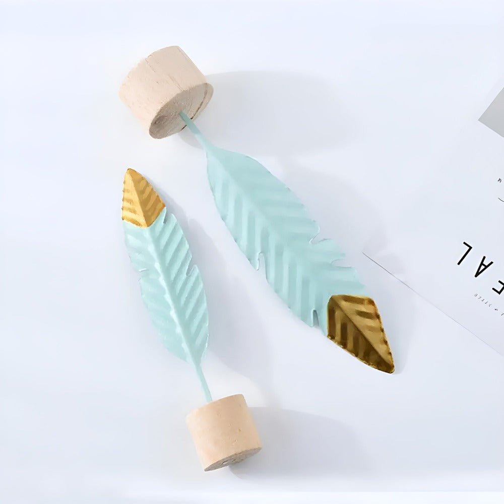 WoodFlair – Decorazioni in Legno Estetiche con Design a Piuma e Foglia