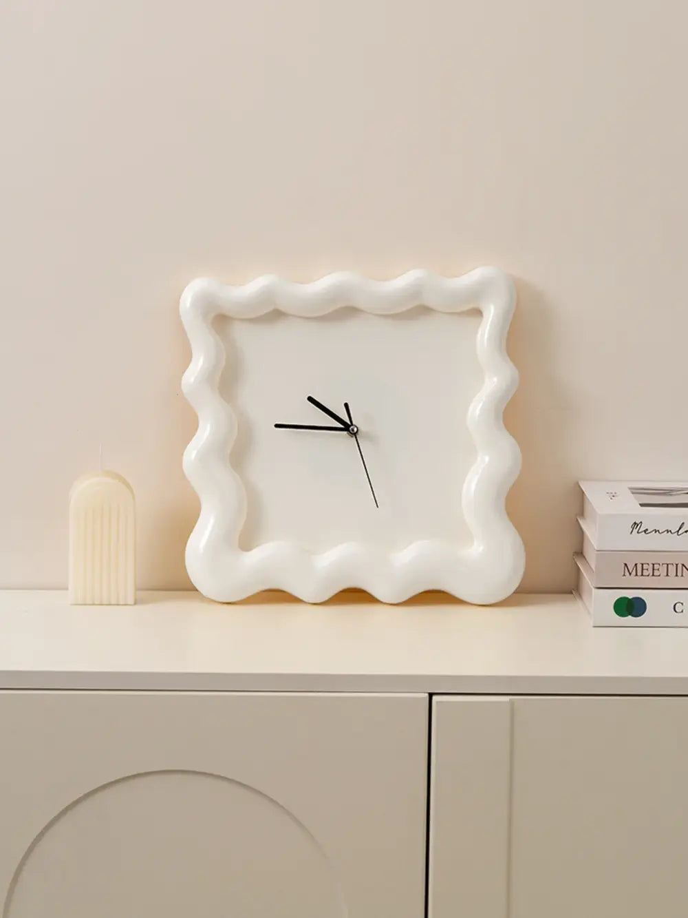 CreamCake Dial – Orologio da Parete Color Crema a Forma di Torta per Decorazione Dopaminica