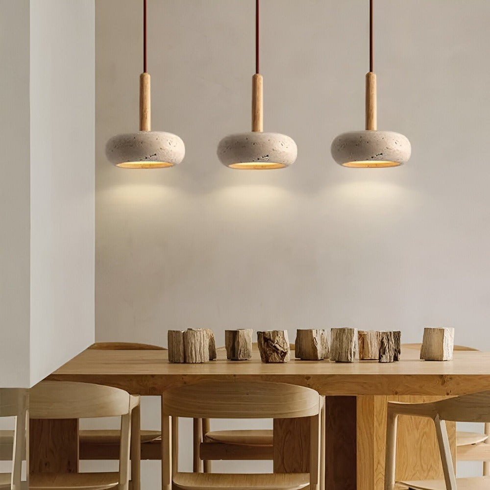 CreamTravertine – Lampada a sospensione naturale in travertino e legno