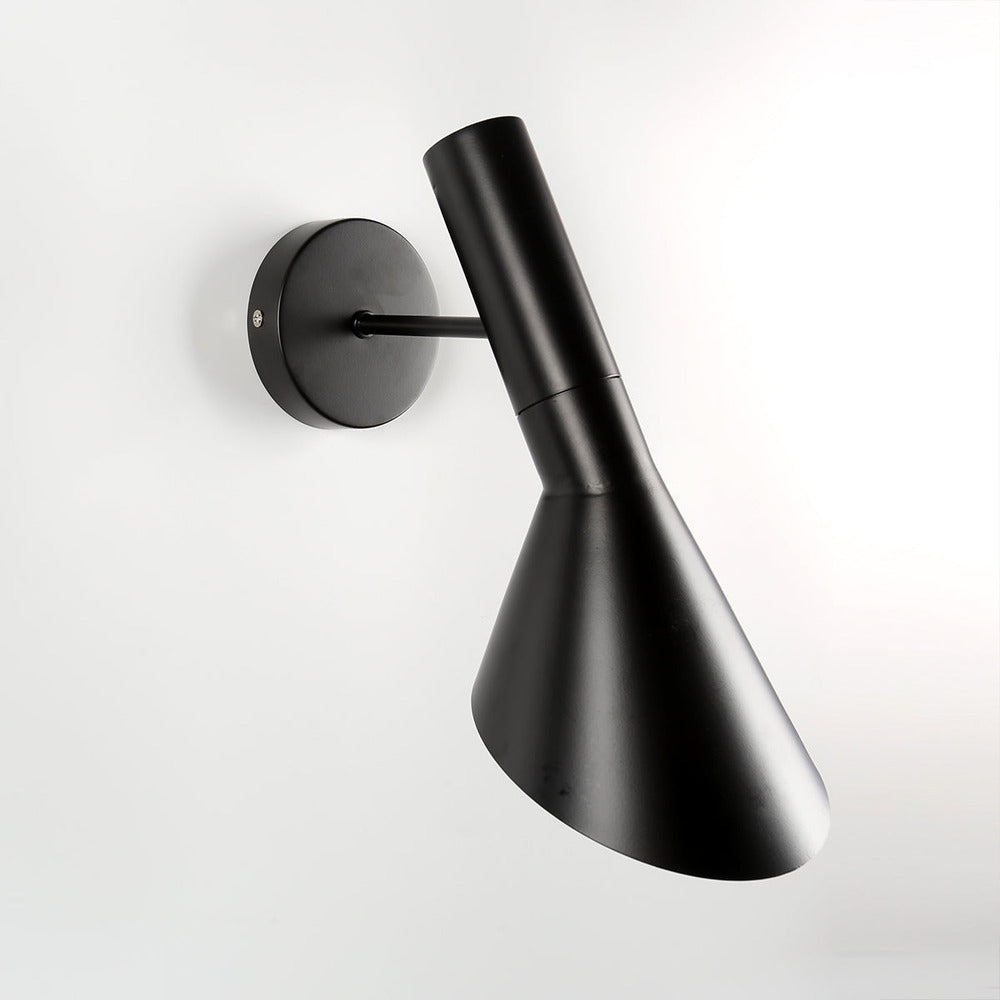LumoArc – Lampada da Parete LED Nera Regolabile per Ambienti Moderni