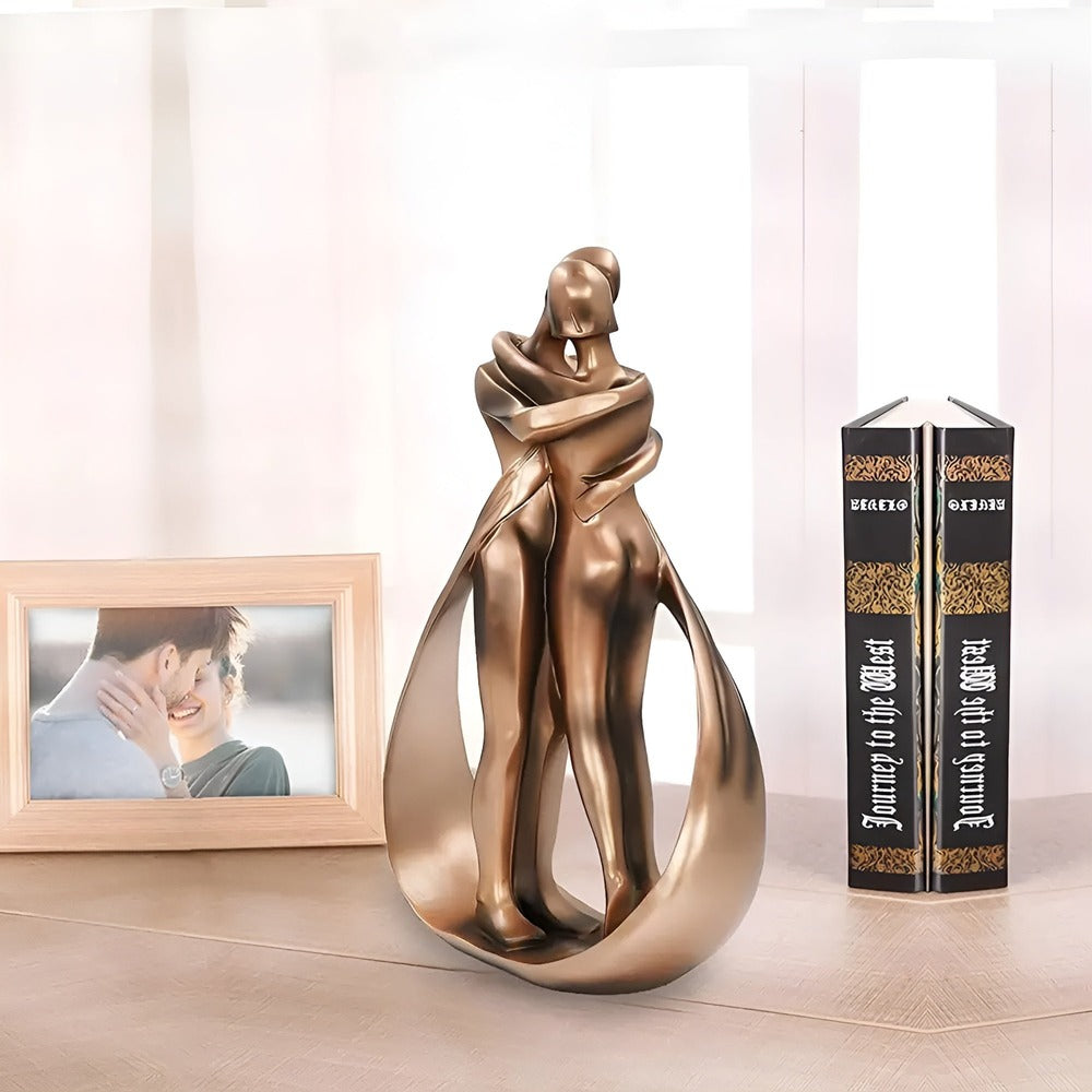 Scultura EternaKys – Coppia Romantica Astratta che si Bacia in Resina