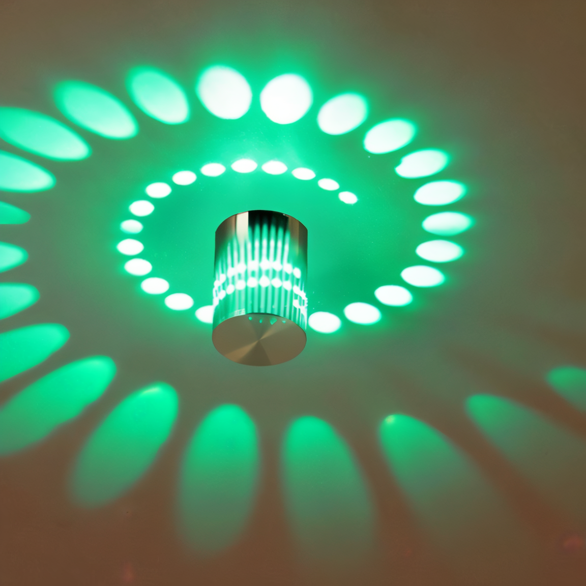 SpiraGlow – Lampada a Muro LED Cilindrica con Effetti Spiraliformi Colorati