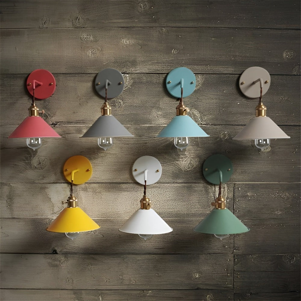 RetroGlow – Lampada da Parete Vintage in Metallo con Design Classico a Forma Conica