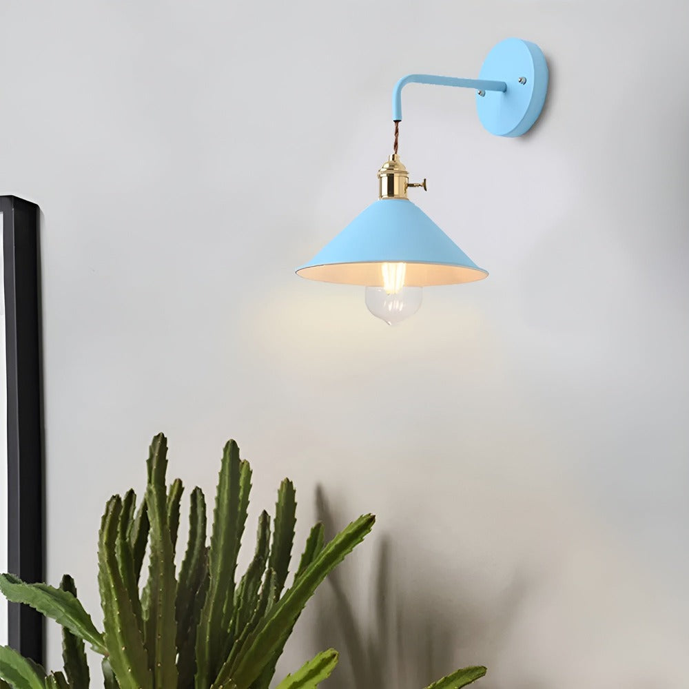 RetroGlow – Lampada da Parete Vintage in Metallo con Design Classico a Forma Conica