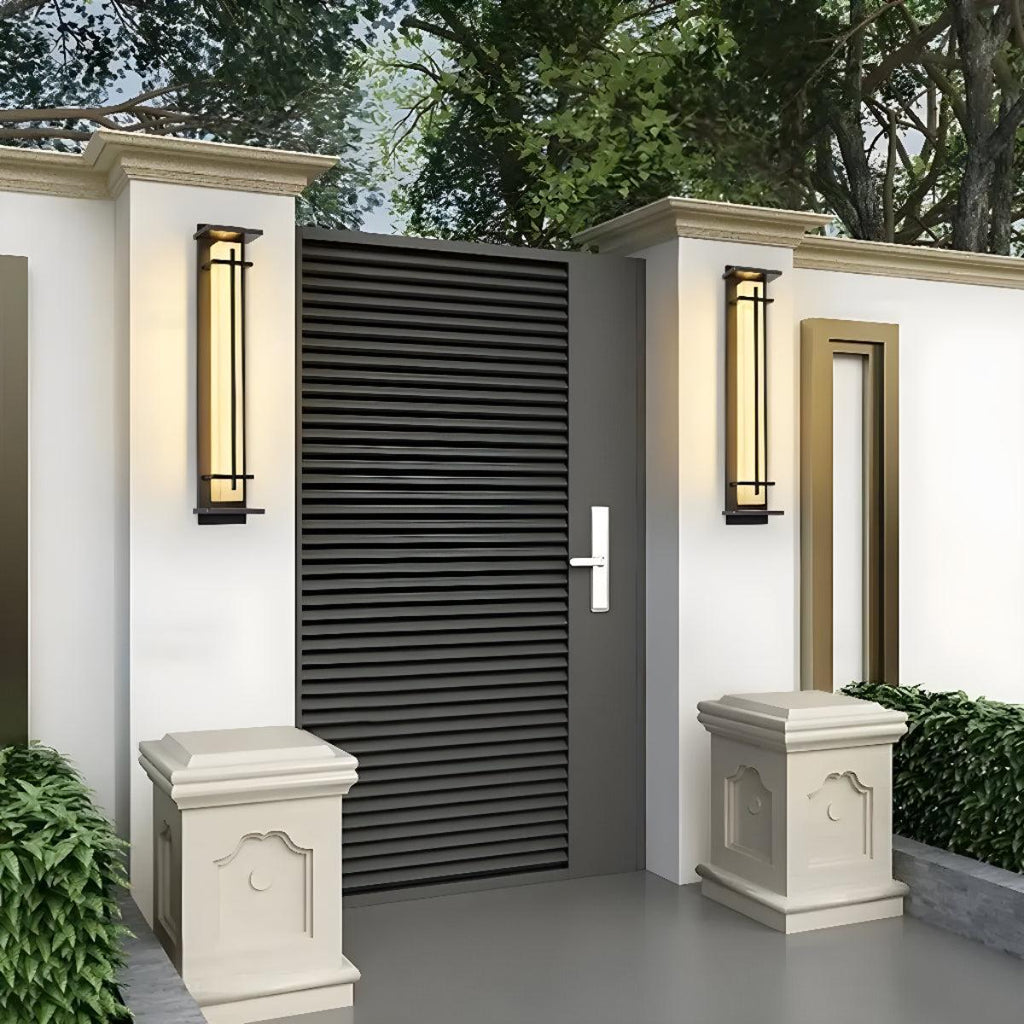 Applique da Esterno in Alabastro con Design a Gabbia Verticale