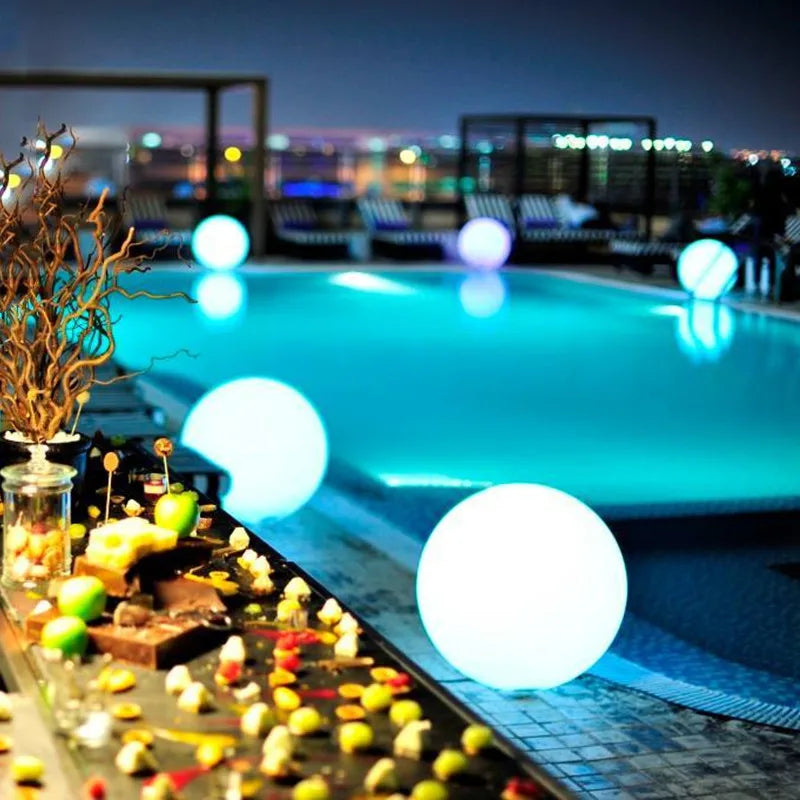 Luce da Giardino LED Rotonda Impermeabile con 16 Colori e Telecomando - Perfetta per Giardino, Portico e Feste