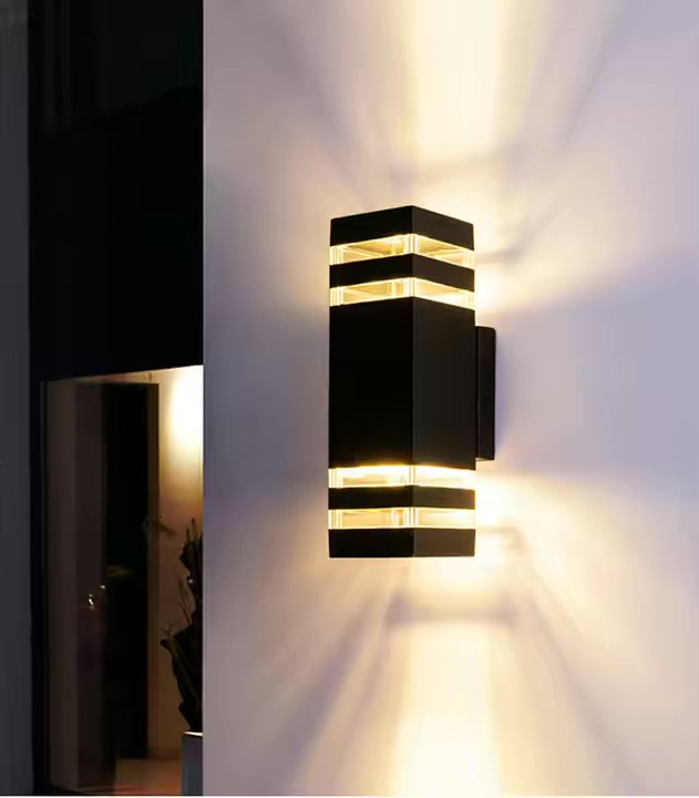 Lampada in alluminio impermeabile con due fonti di luce per esterni