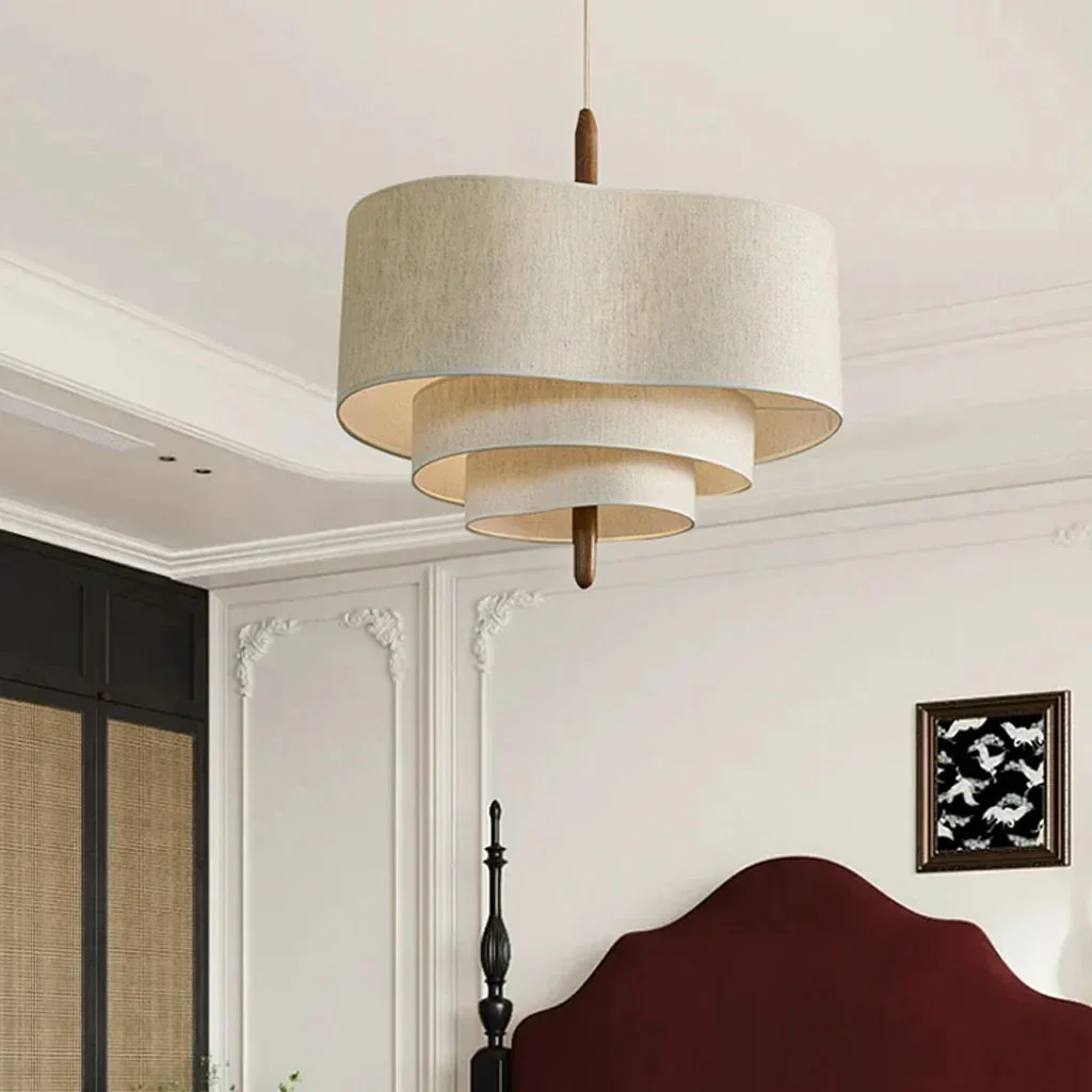 Neraya | Lampada a sospensione in tessuto Japandi con dettagli in legno per un'illuminazione ambientale soffusa