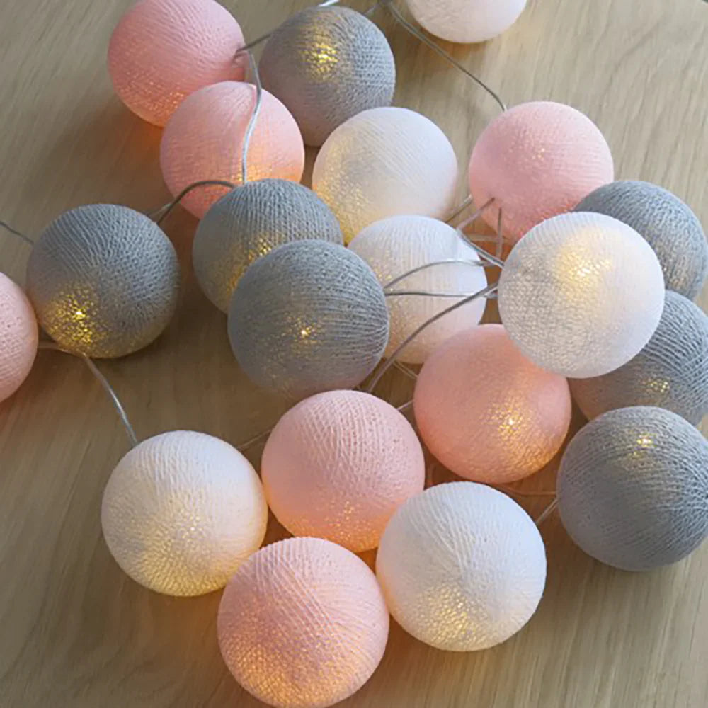 Ghirlanda di Palline di Cotone