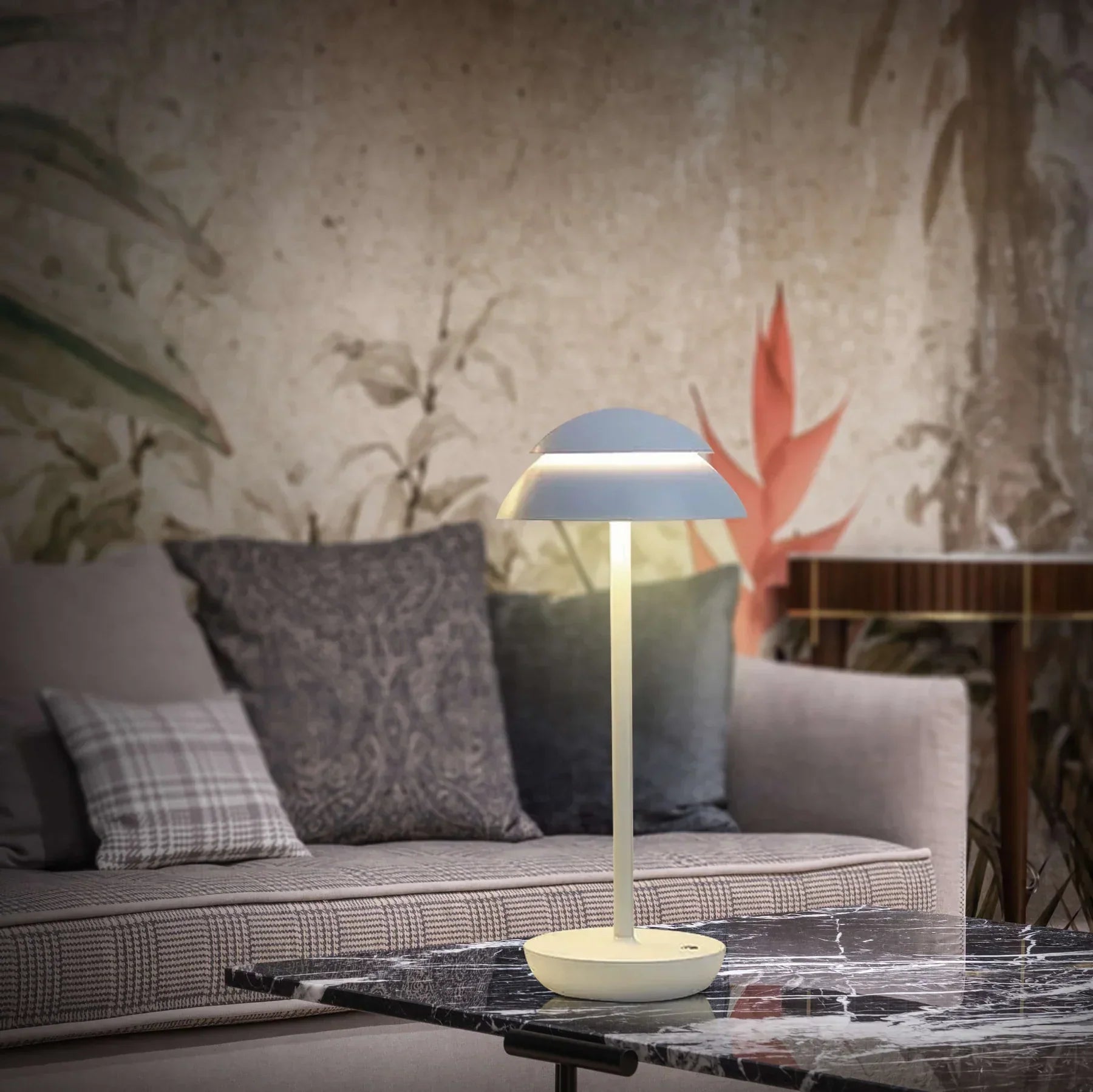 Cello – Lampada da tavolo wireless in alluminio con funzione dimmer
