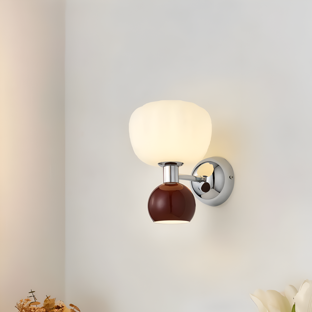 LumaPump – Lampada da Parete LED Cremosa in Design Minimalista a Forma di Pompa