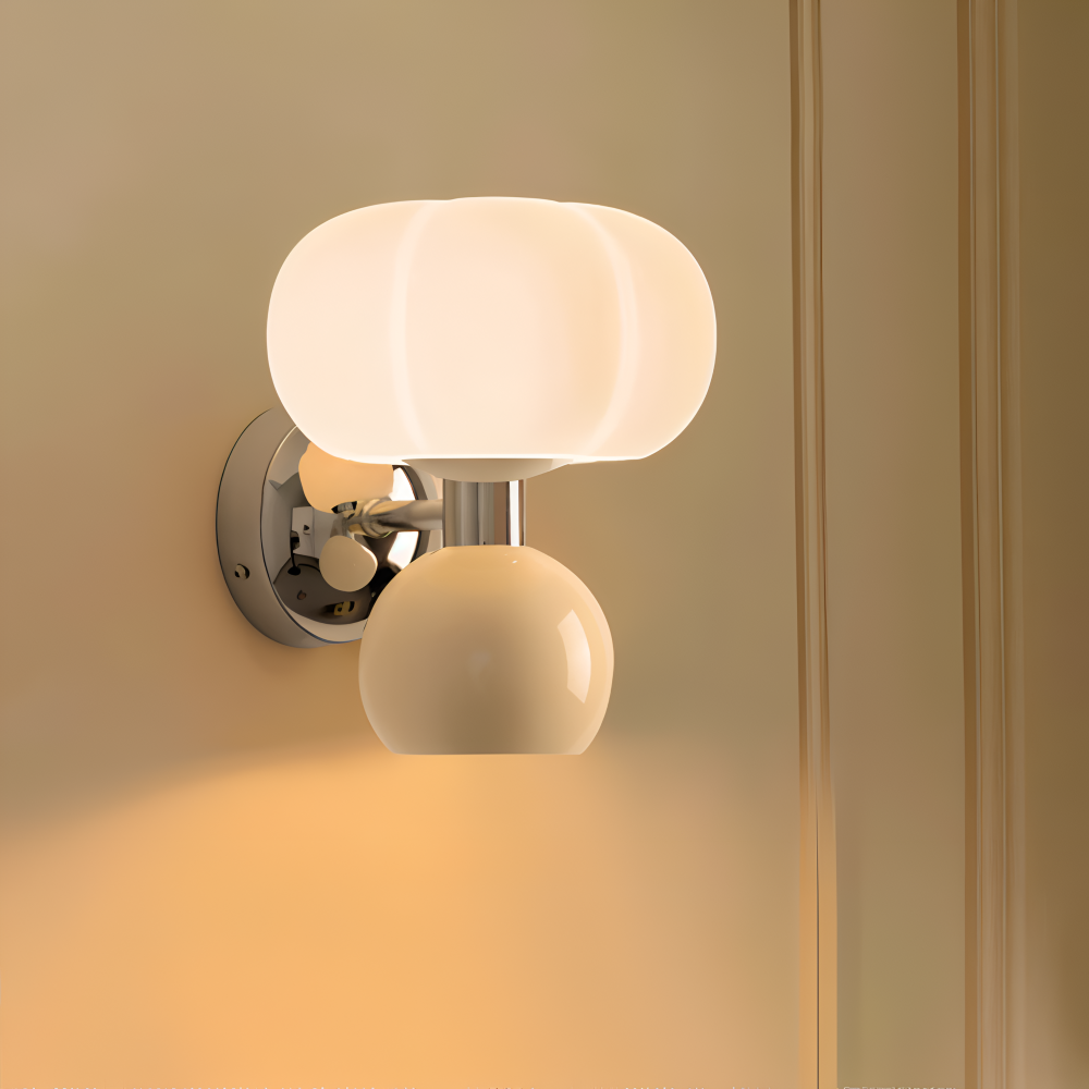 LumaPump – Lampada da Parete LED Cremosa in Design Minimalista a Forma di Pompa