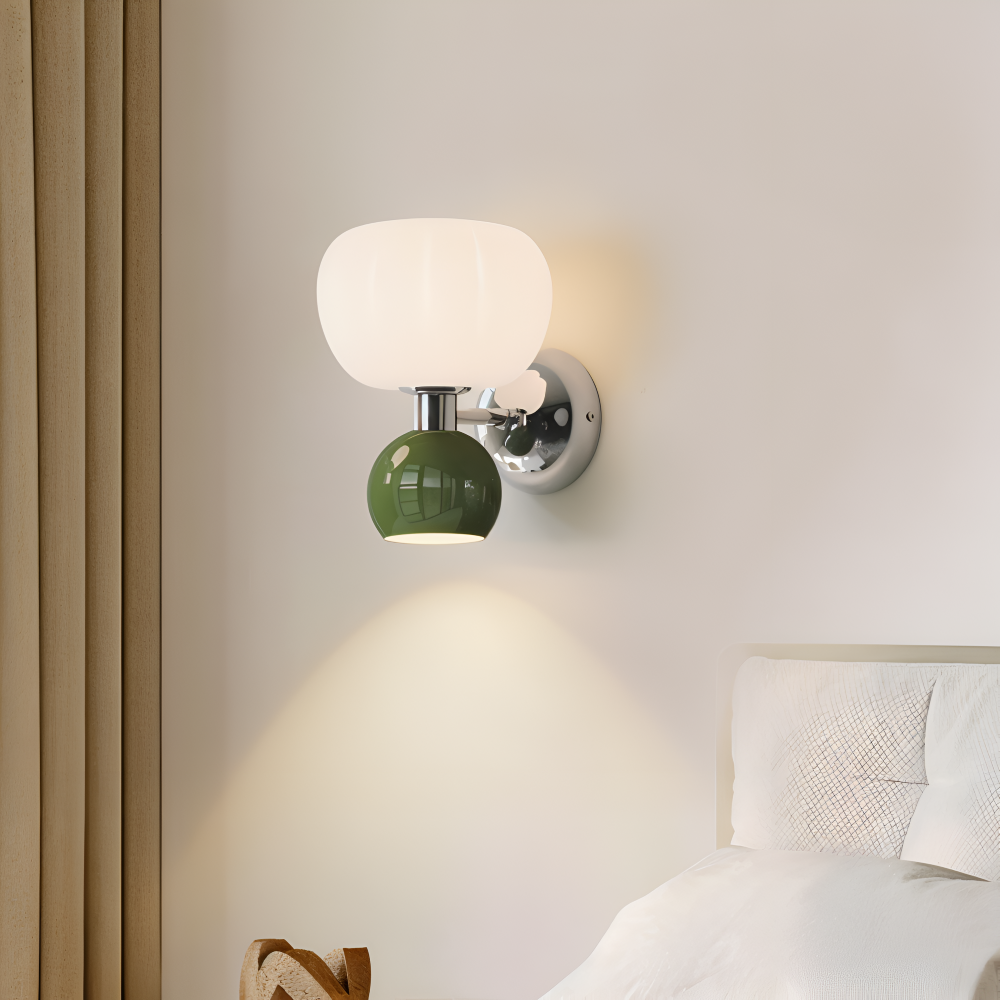 LumaPump – Lampada da Parete LED Cremosa in Design Minimalista a Forma di Pompa