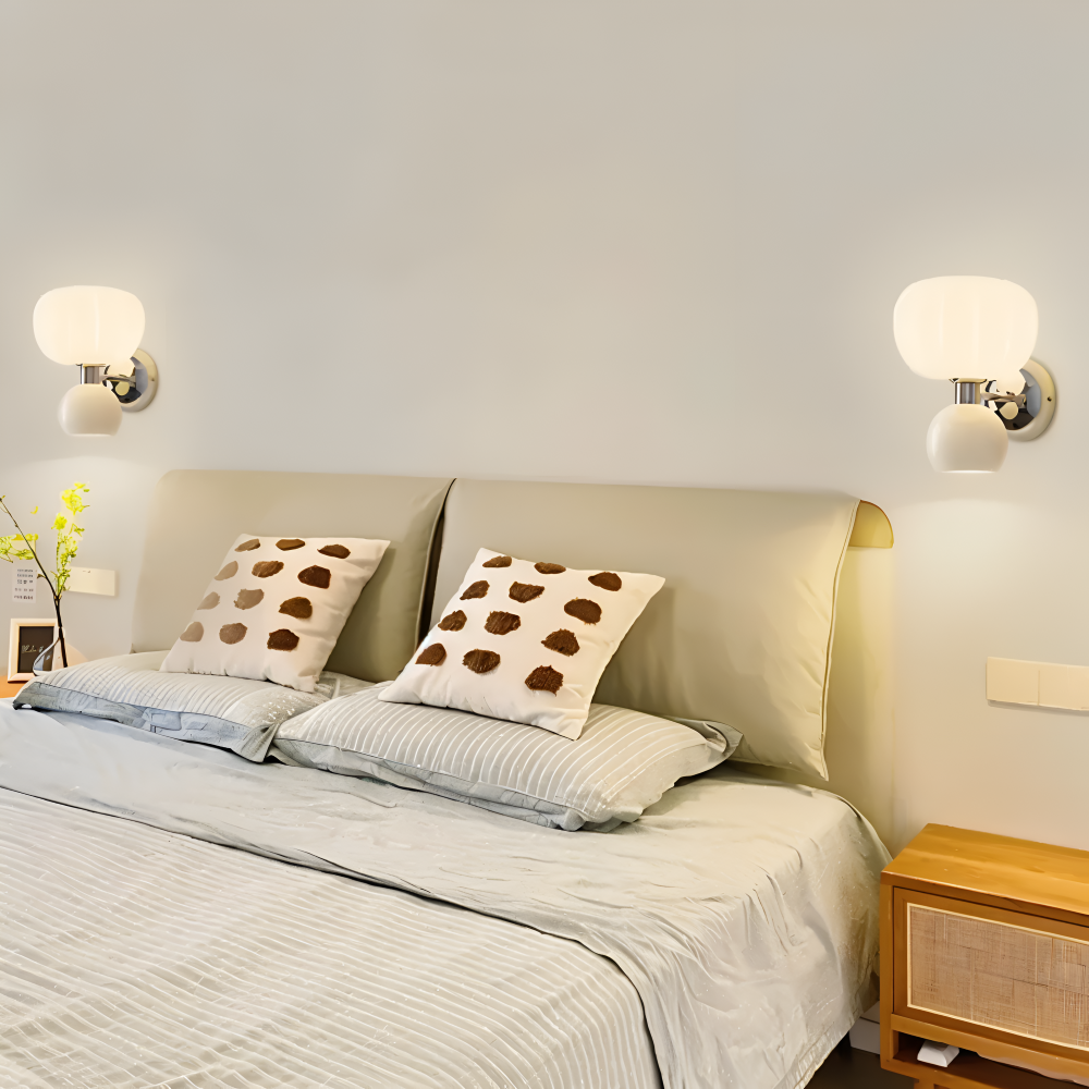 LumaPump – Lampada da Parete LED Cremosa in Design Minimalista a Forma di Pompa