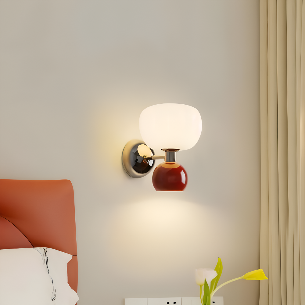LumaPump – Lampada da Parete LED Cremosa in Design Minimalista a Forma di Pompa