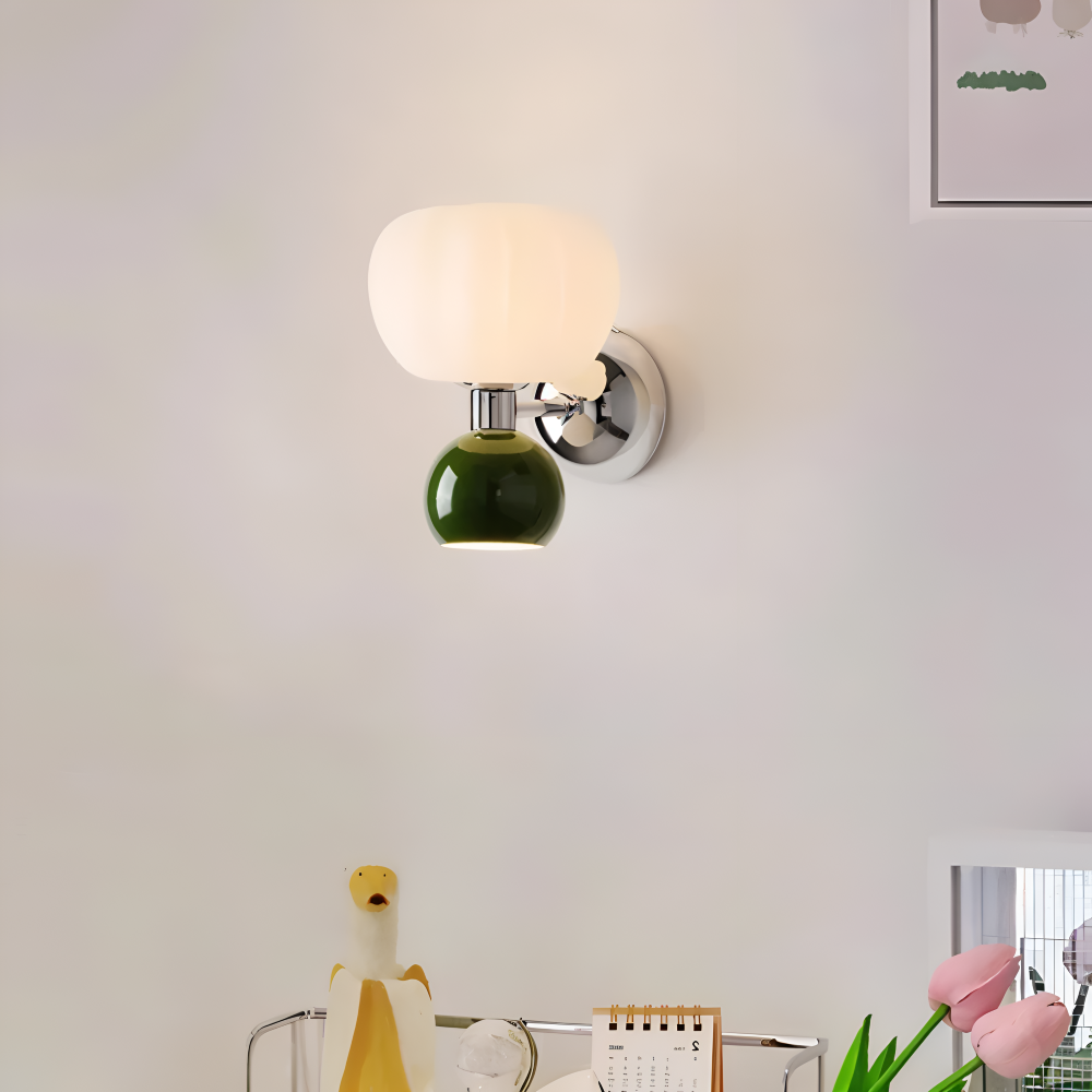 LumaPump – Lampada da Parete LED Cremosa in Design Minimalista a Forma di Pompa