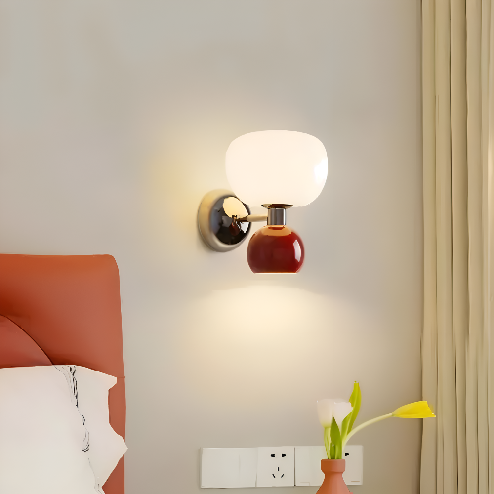 LumaPump – Lampada da Parete LED Cremosa in Design Minimalista a Forma di Pompa