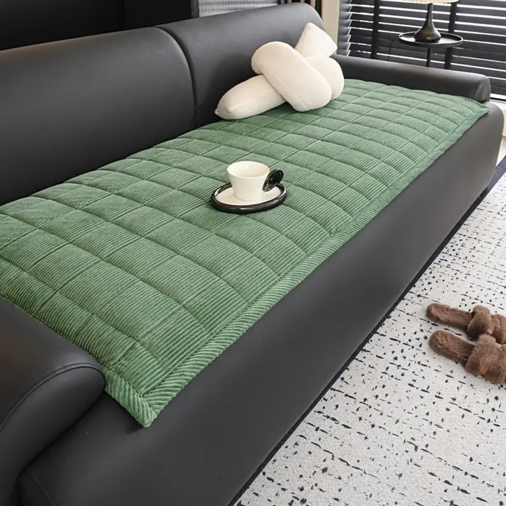 Orika | Copertura per Divano Trapuntata con Design Antiscivolo e Tessuto Morbido in Microfibra