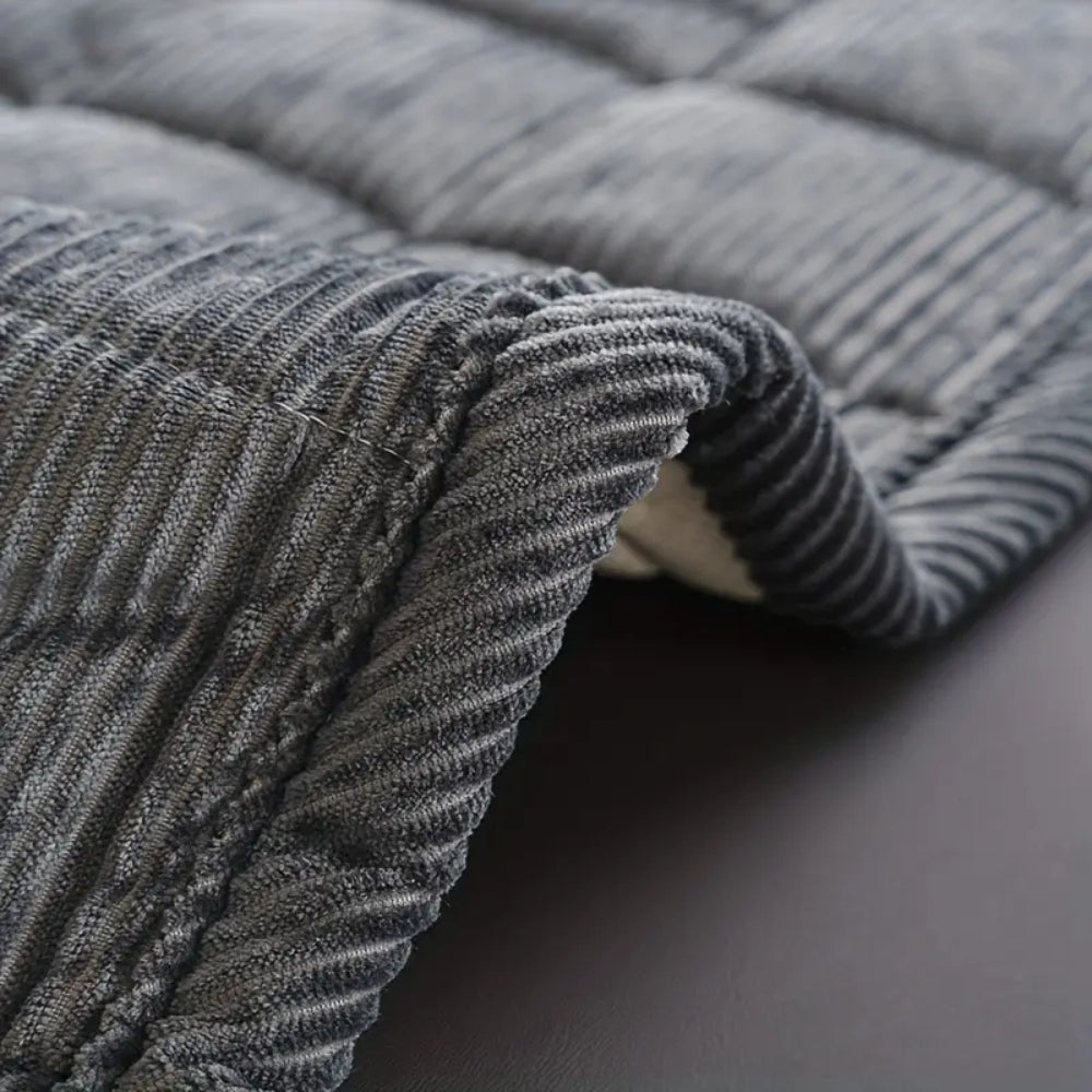 Orika | Copertura per Divano Trapuntata con Design Antiscivolo e Tessuto Morbido in Microfibra