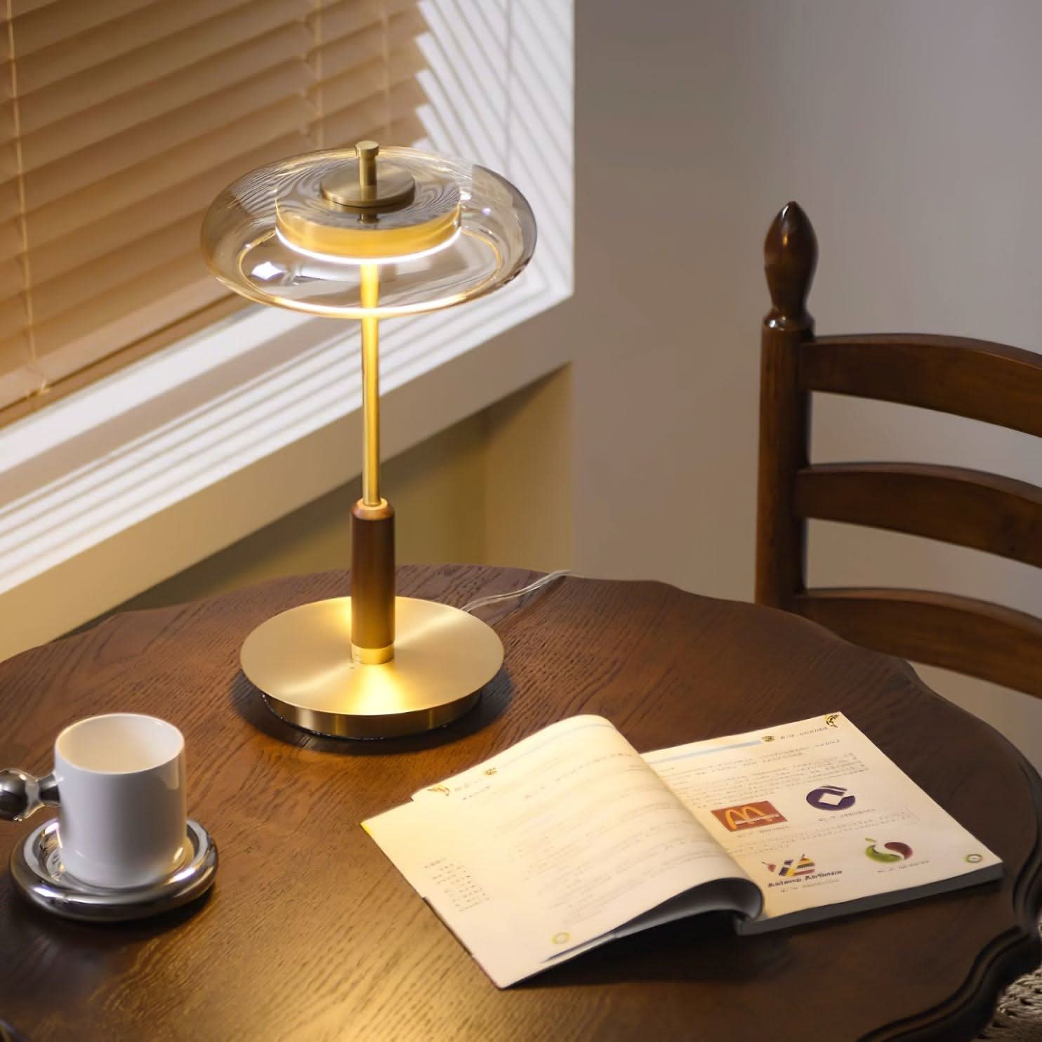 Lampada da Tavolo LED Classica con Vetro e Metallo