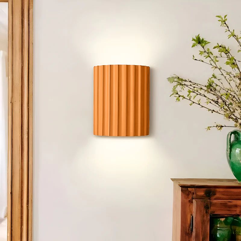 NordStripe – Lampada da Parete LED Striata in Resina con Design Nordico Moderno