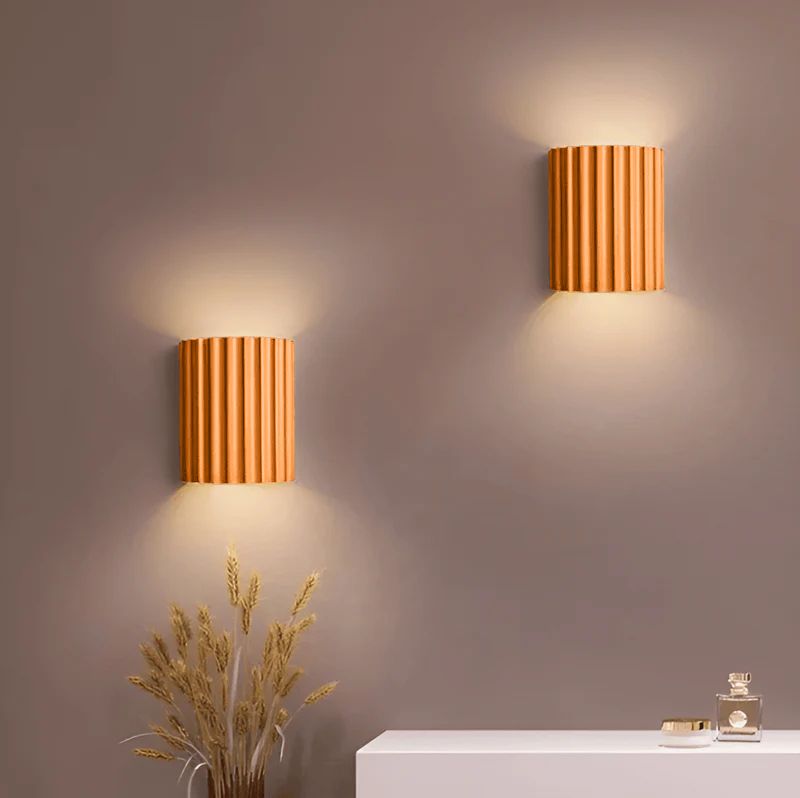 NordStripe – Lampada da Parete LED Striata in Resina con Design Nordico Moderno