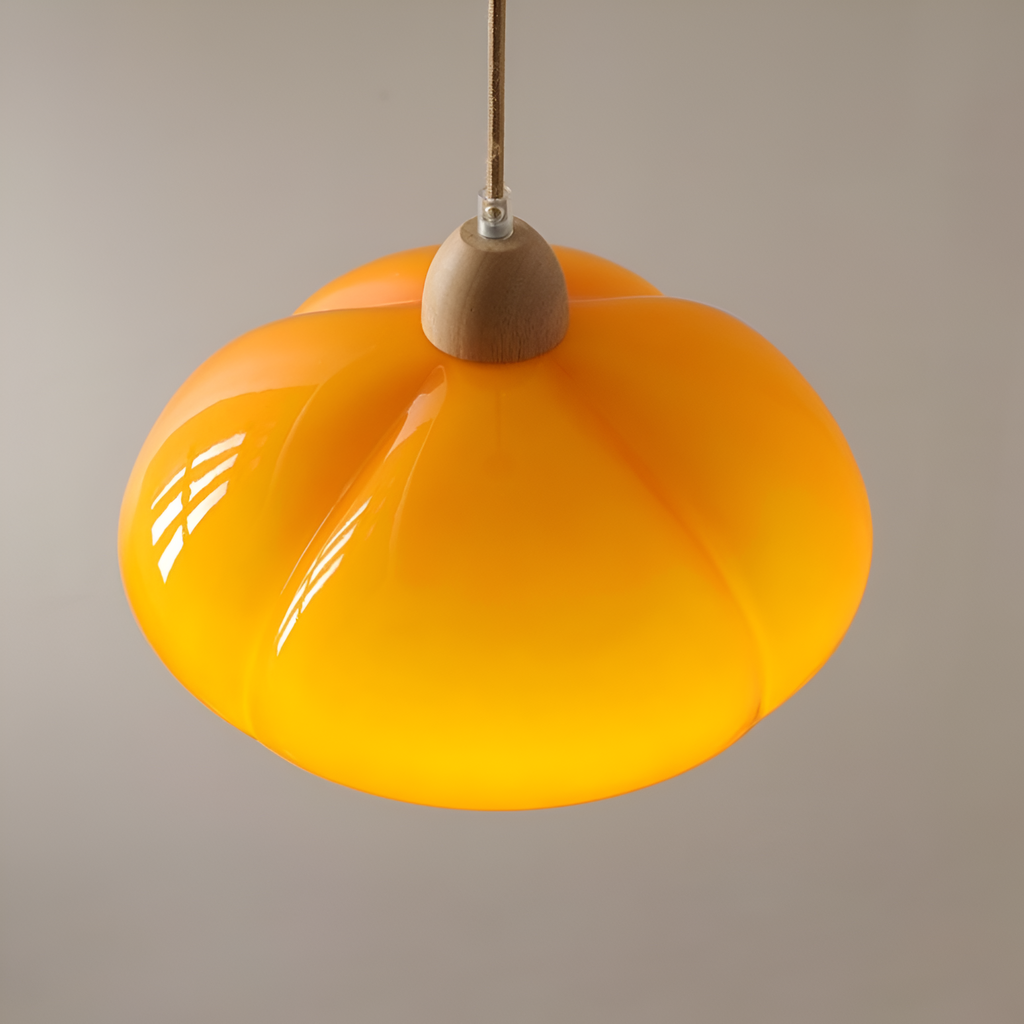 PumpaLuxe – Lampadario Retro in Vetro e Legno con Fascino Nordico