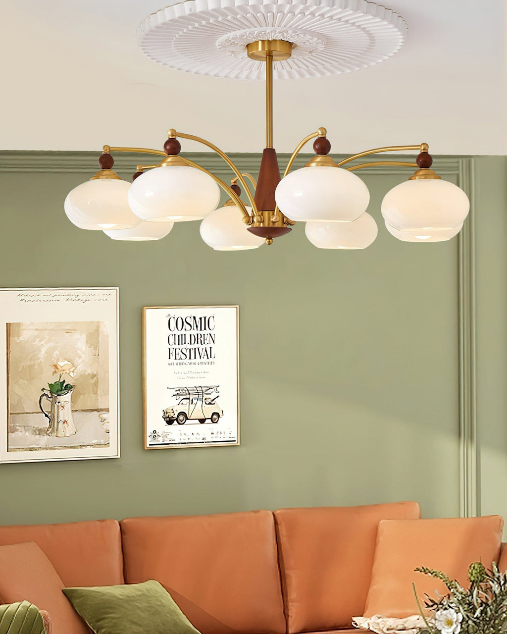 Elanorae | Lampadario in Legno e Ottone senza Tempo con Paralumi in Vetro Caldo