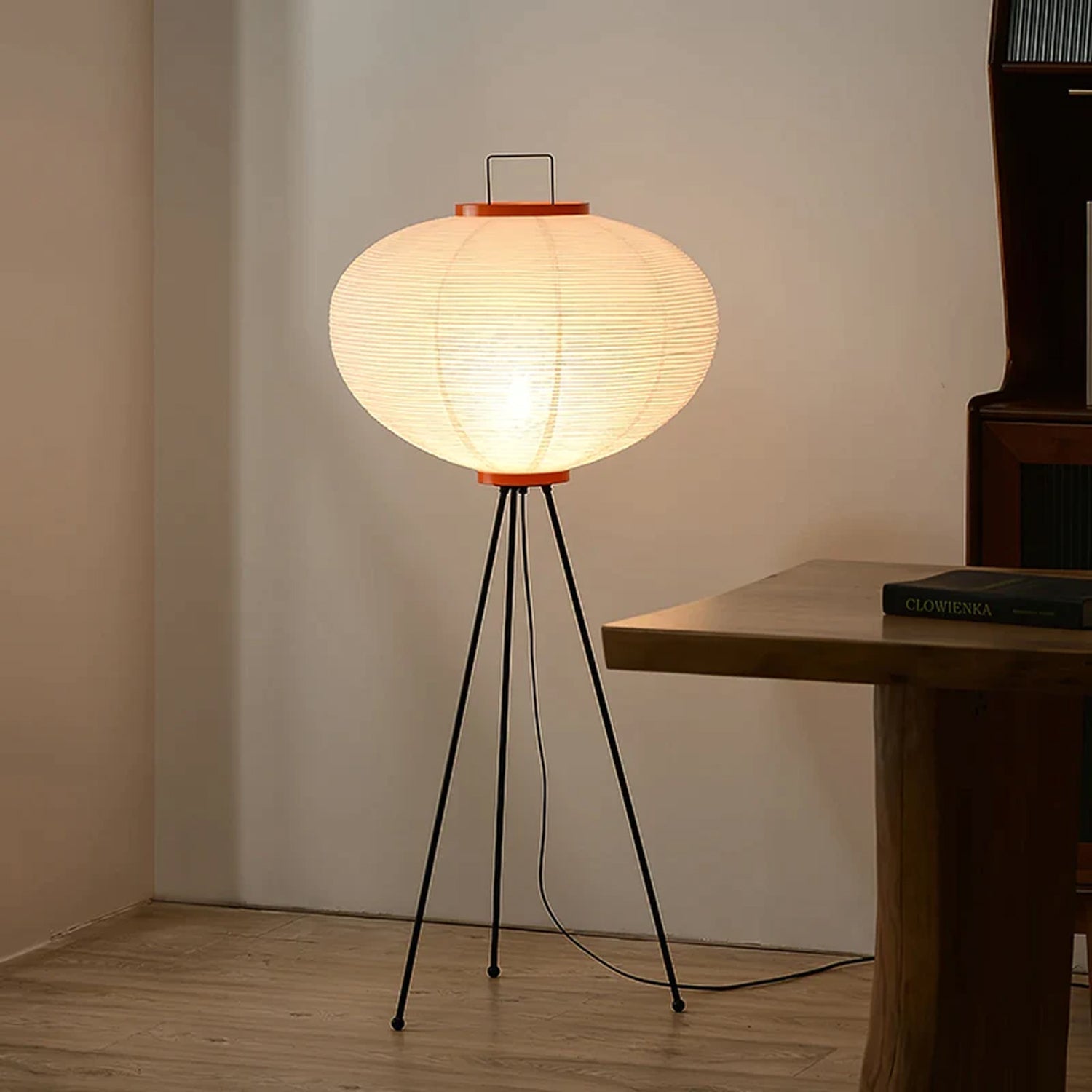 Kira | Lampada da terra in carta di riso giapponese con luce ambientale soffusa