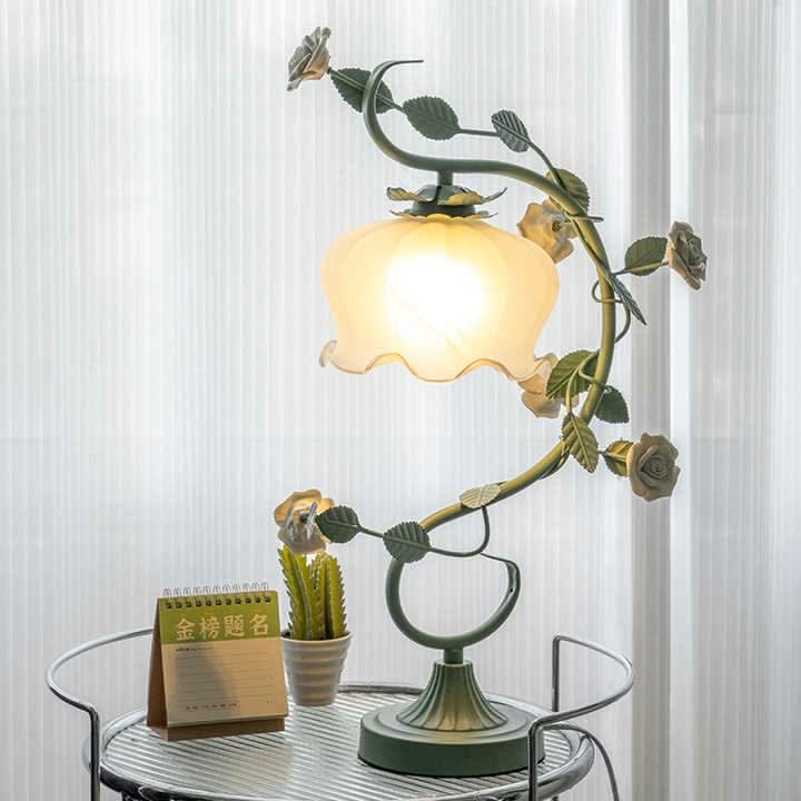 Lampada a Cupola di Vetro con Rosa – Luce da Tavolo Shabby Chic
