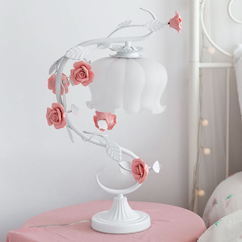 Lampada a Cupola di Vetro con Rosa – Luce da Tavolo Shabby Chic