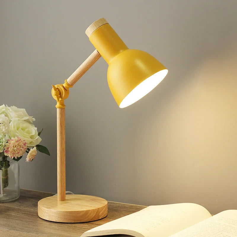 Lampada da Tavolo in Legno Regolabile | Illuminazione Nordica