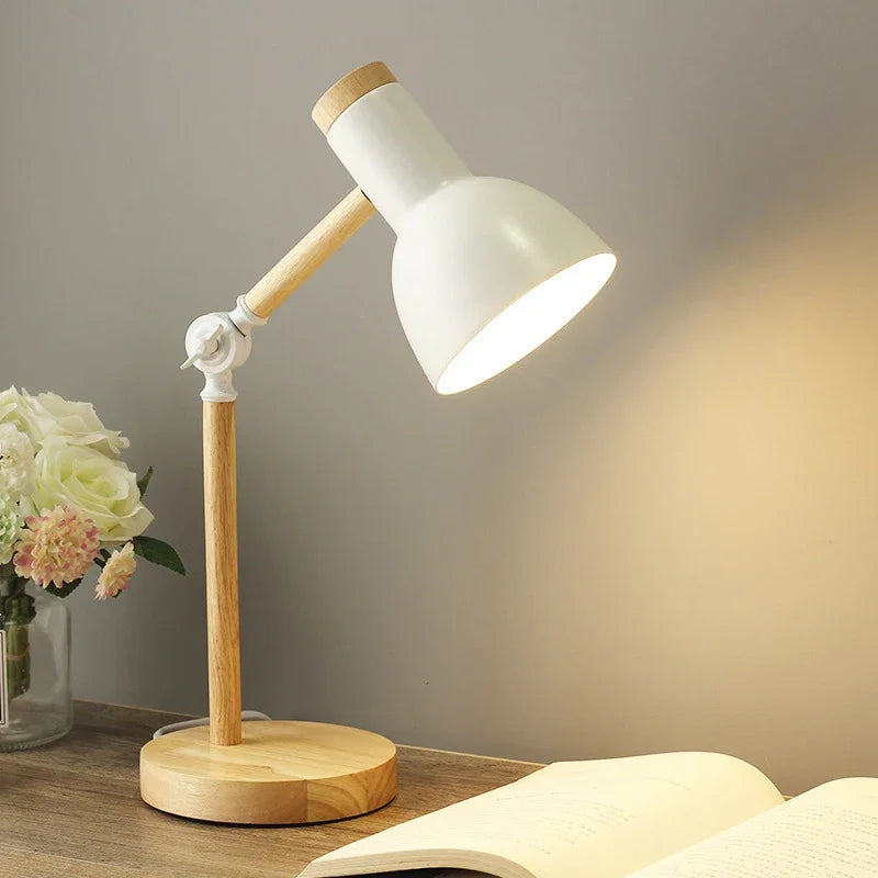 Lampada da Tavolo in Legno Regolabile | Illuminazione Nordica
