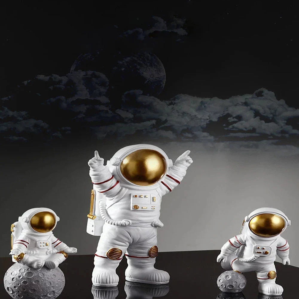 Statua Astronauta in Resina Scultura di Astronauta Giocattolo Educativo Decorazione da Scrivania Modello di Astronauta Regalo per Bambini