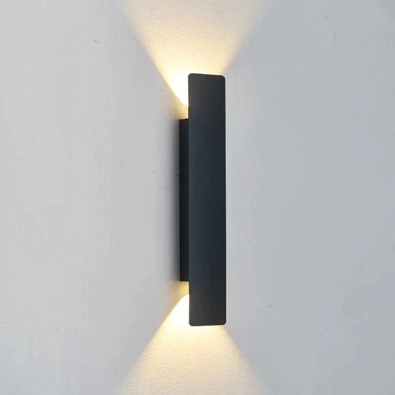 OUTGLOW – Applique LED in alluminio impermeabile per interni ed esterni
