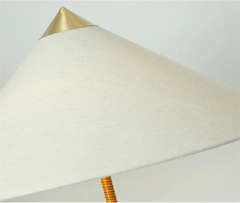 Lampada da Terra Akira
