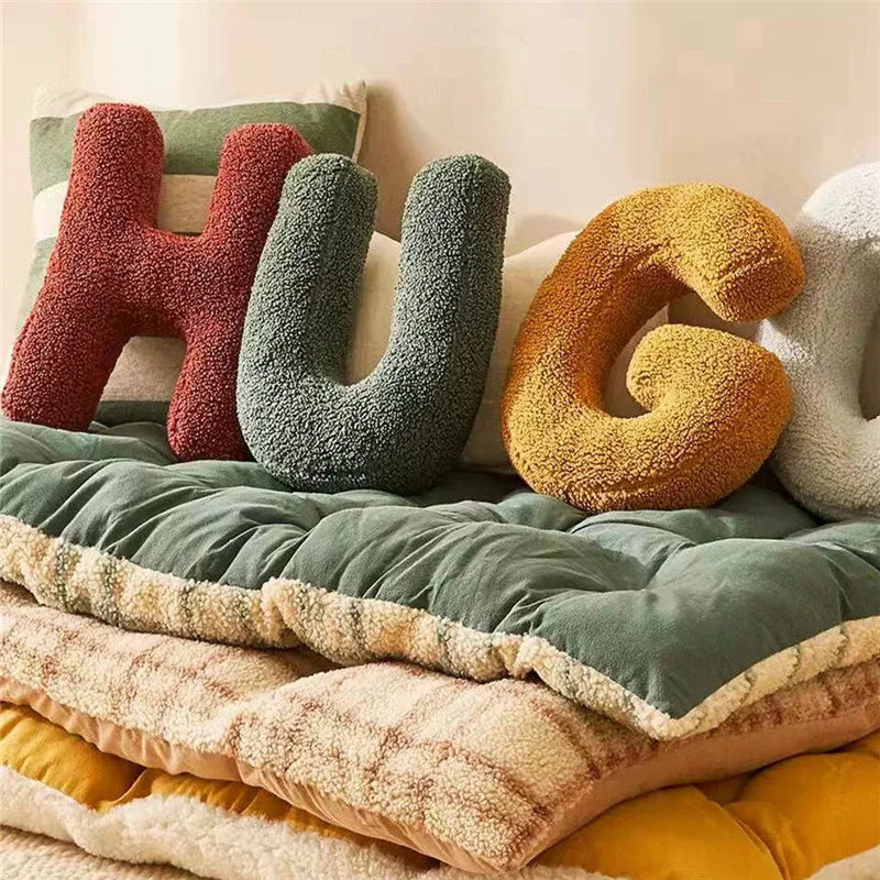 Avenia - Cuscino Decorativo in Velluto con Lettere da A a Z