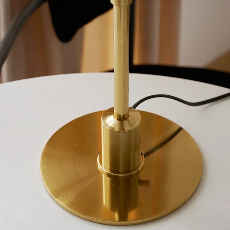 Lampada da Tavolo LED Design Danese