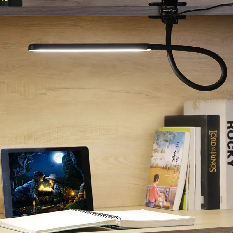 Luce a morsetto LED LumaFlex | 3 colori di luce e 10 livelli di luminosità | Funzionamento USB | Braccio flessibile | Amico degli occhi e dimmerabile