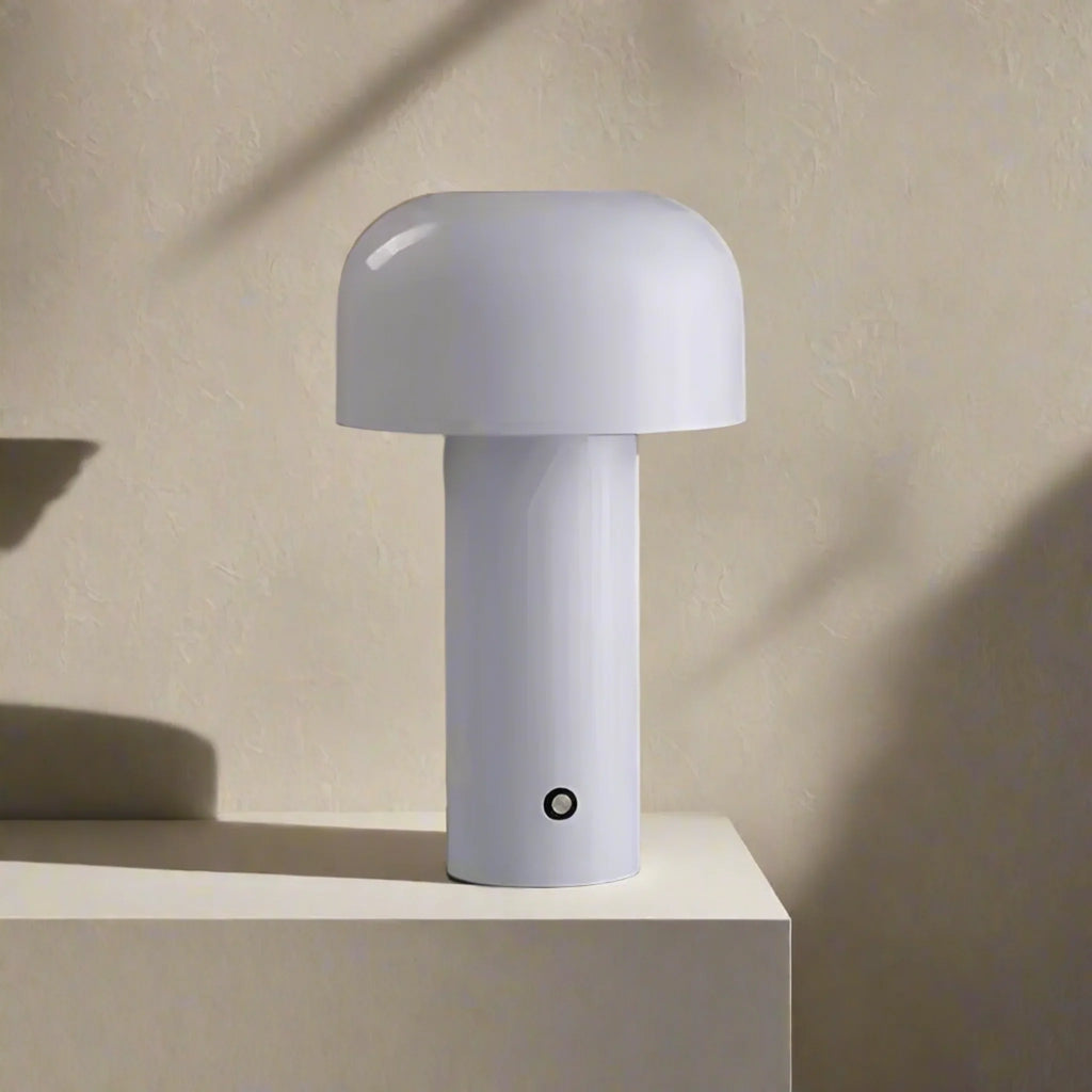 Lampada da Tavolo LED Ricaricabile con Paralume in Metallo