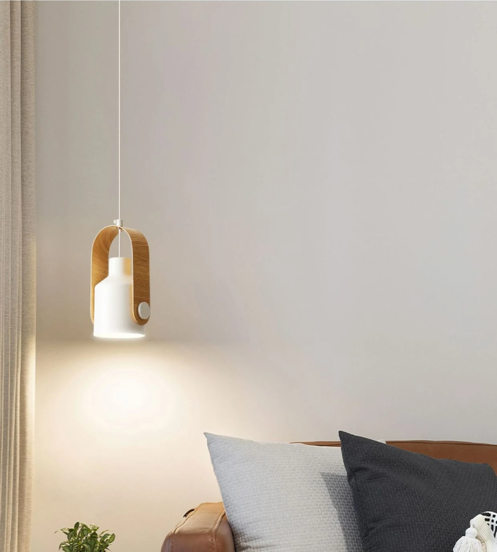 Faretto Pendente in Legno e Metallo Nordico – Luce Sospesa Minimalista