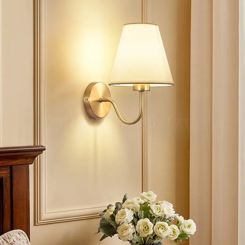 RusticGlow - Lampada da Parete in Tessuto in Stile Americano