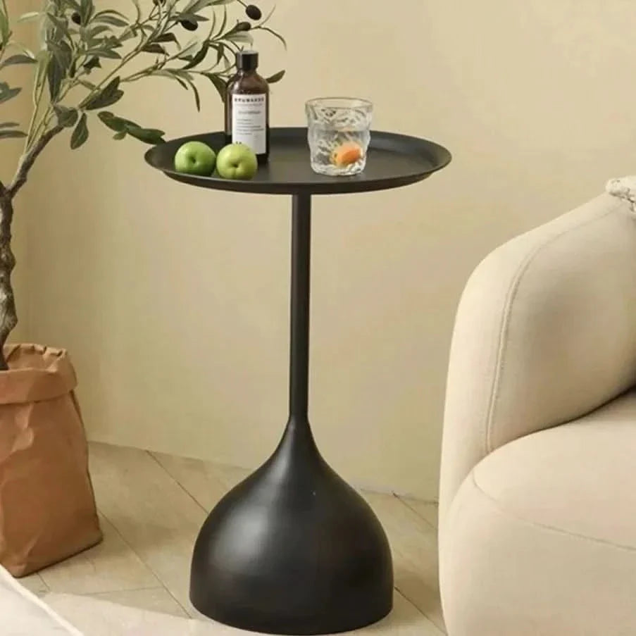 Tavolino Laterale Rotondo in Metallo Scandinavo per Soggiorno o Camera da Letto