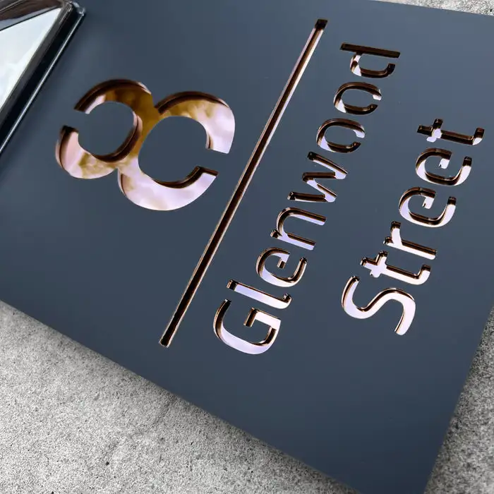 GlowSign - Numero civico personalizzato - illuminato da energia solare | 50% SCONTO