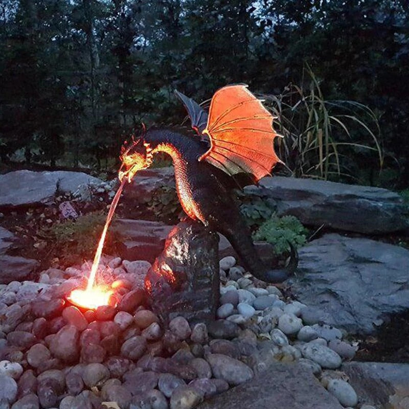 Maestosa scultura di fontana con drago sputafuoco