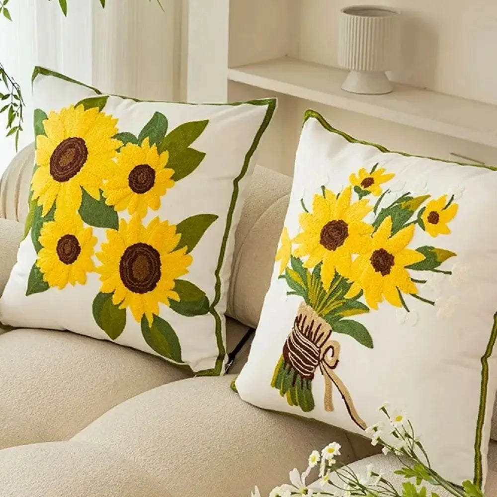 Caelirae - Cuscino Decorativo Ricamato in Cotone 45x45 cm con Motivo di Girasole