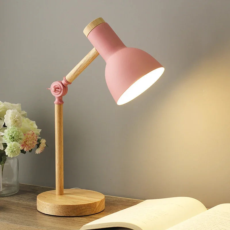 Lampada da Tavolo in Legno Regolabile | Illuminazione Nordica