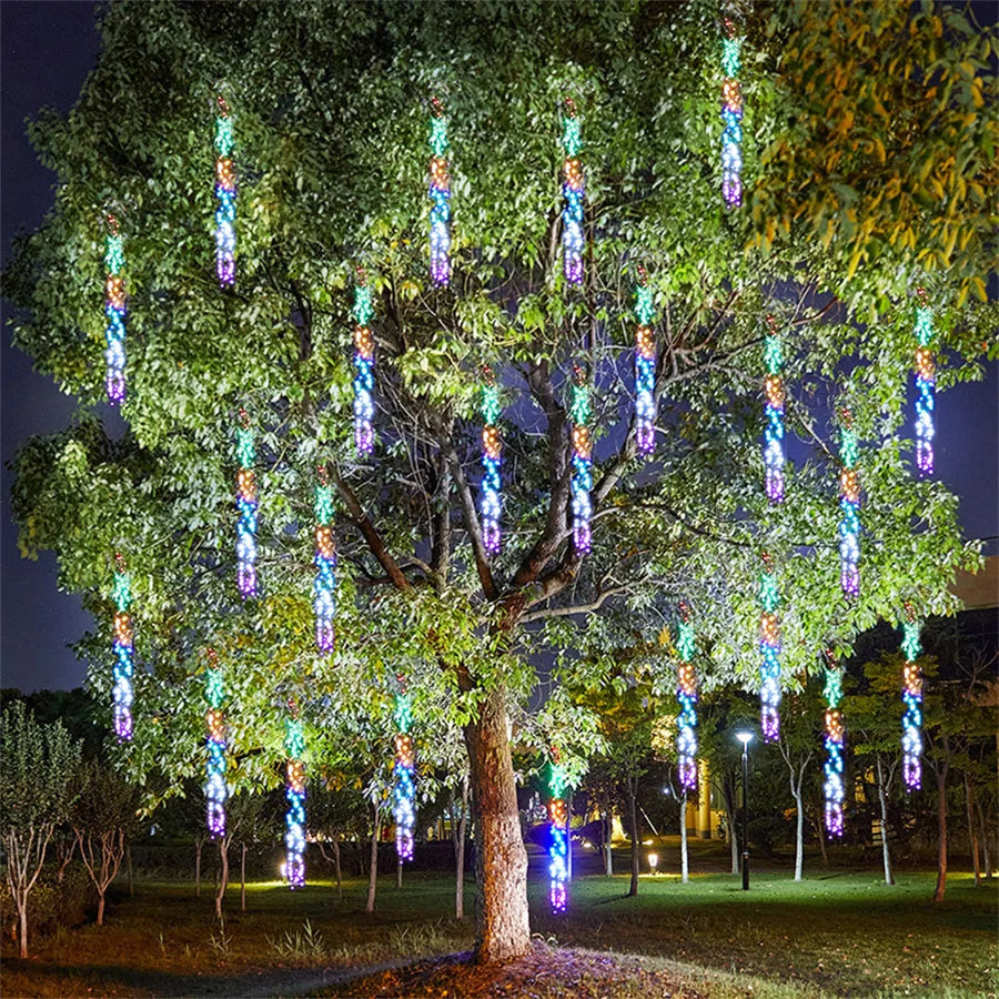 GlowCascade – Fili di Luce LED Pendenti per Giardino & Festa