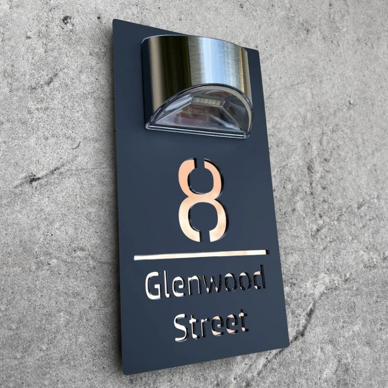 GlowSign - Numero civico personalizzato - illuminato da energia solare | 50% SCONTO